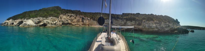 Eine einsame Bucht mit eigenem Strand für eine Nacht ermöglicht Corona-sicheren Urlaub vor Korfu