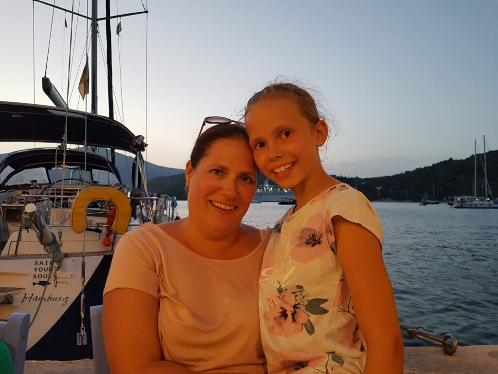 Korfu-Segeln Flottille 2022 mit Familie Döpp hier beim Mitsegeln 2019 in Korfu Sabine in Ithaka