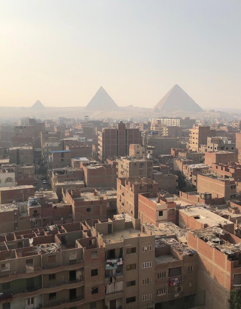 Gizeh Pyramiden am Stadtrand von Kairo
