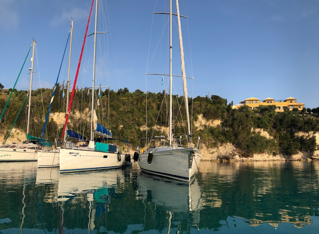 Richtig Ankern in Griechenland beim Skippertraining Ankern mit langer Landleine in der Flottille