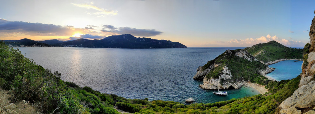 Richtig ankern in Griechenland bei Korfu-Segeln Sonnenaufgang vor Porto Timoni