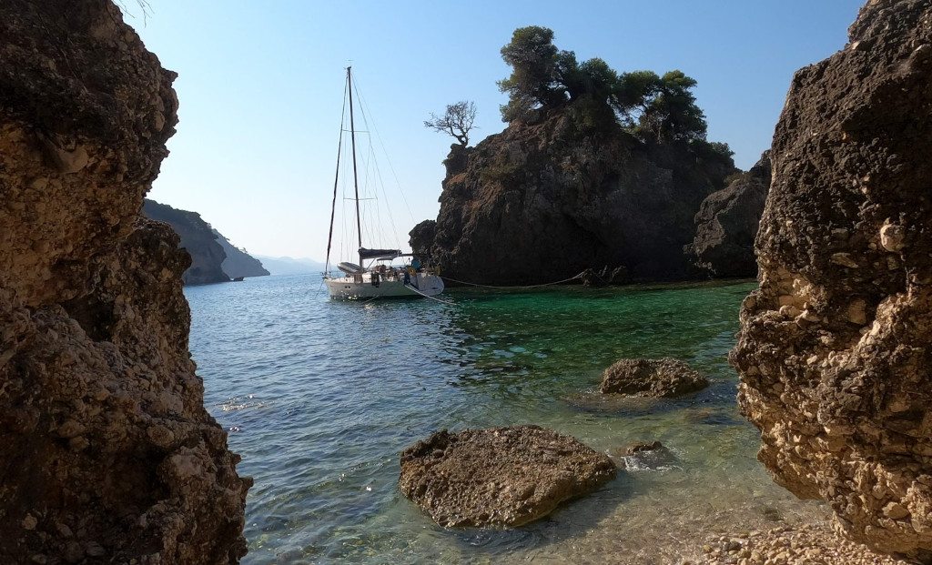 Richtig ankern in Griechenland bei Korfu-Segeln in geheimnisvollen Buchten